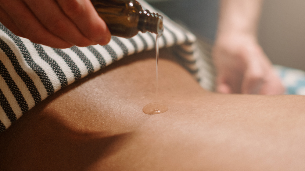 BUY 5 MASSAGE VOUCHERS, RECEIVE 1 COMPLIMENTARY