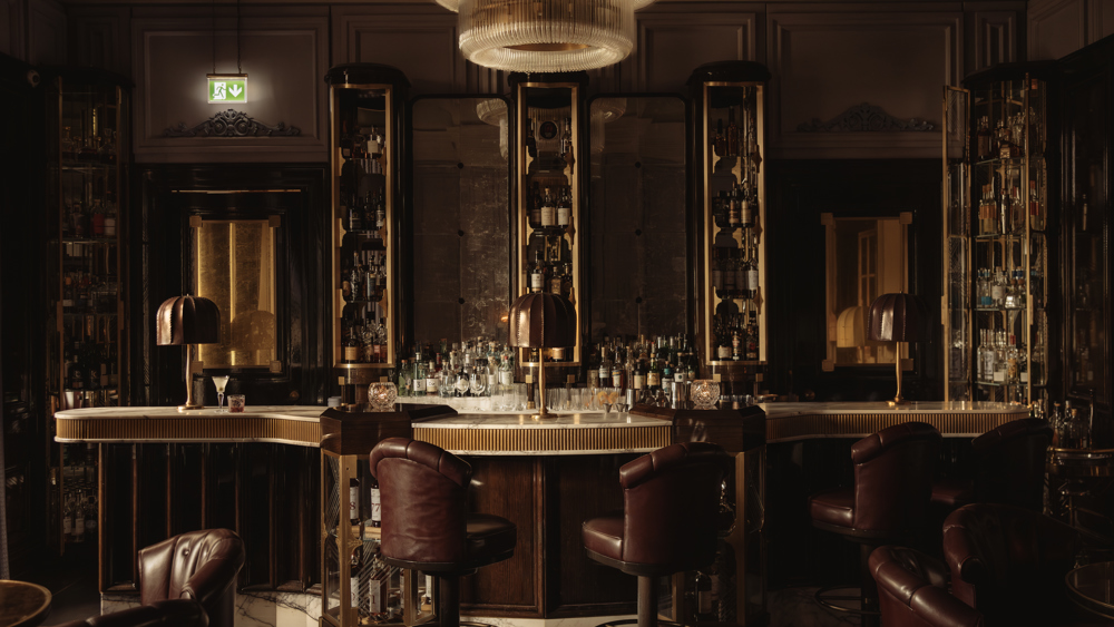Drinks for Two in The American Bar