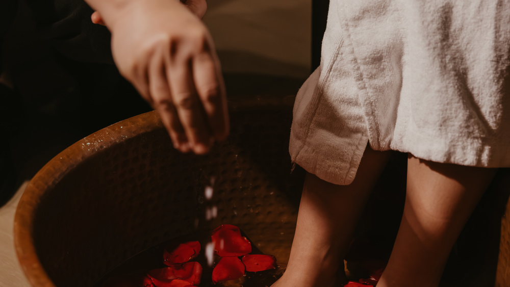 FOOT MASSAGE - 30 MINUTES