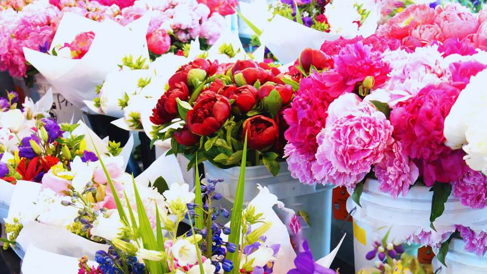 Pike Place Market Flowers - Large