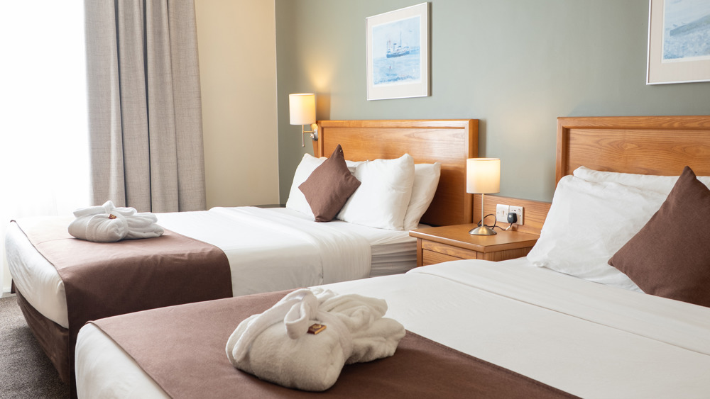 Weekend Dinner, Bed & Breakfast for 2