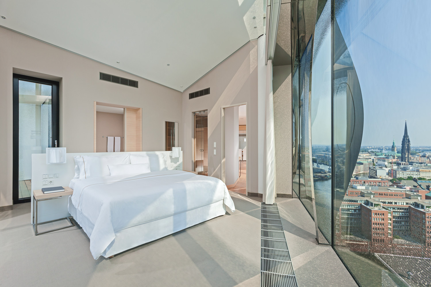 1 night in the Presidential Suite including breakfast for 2 people