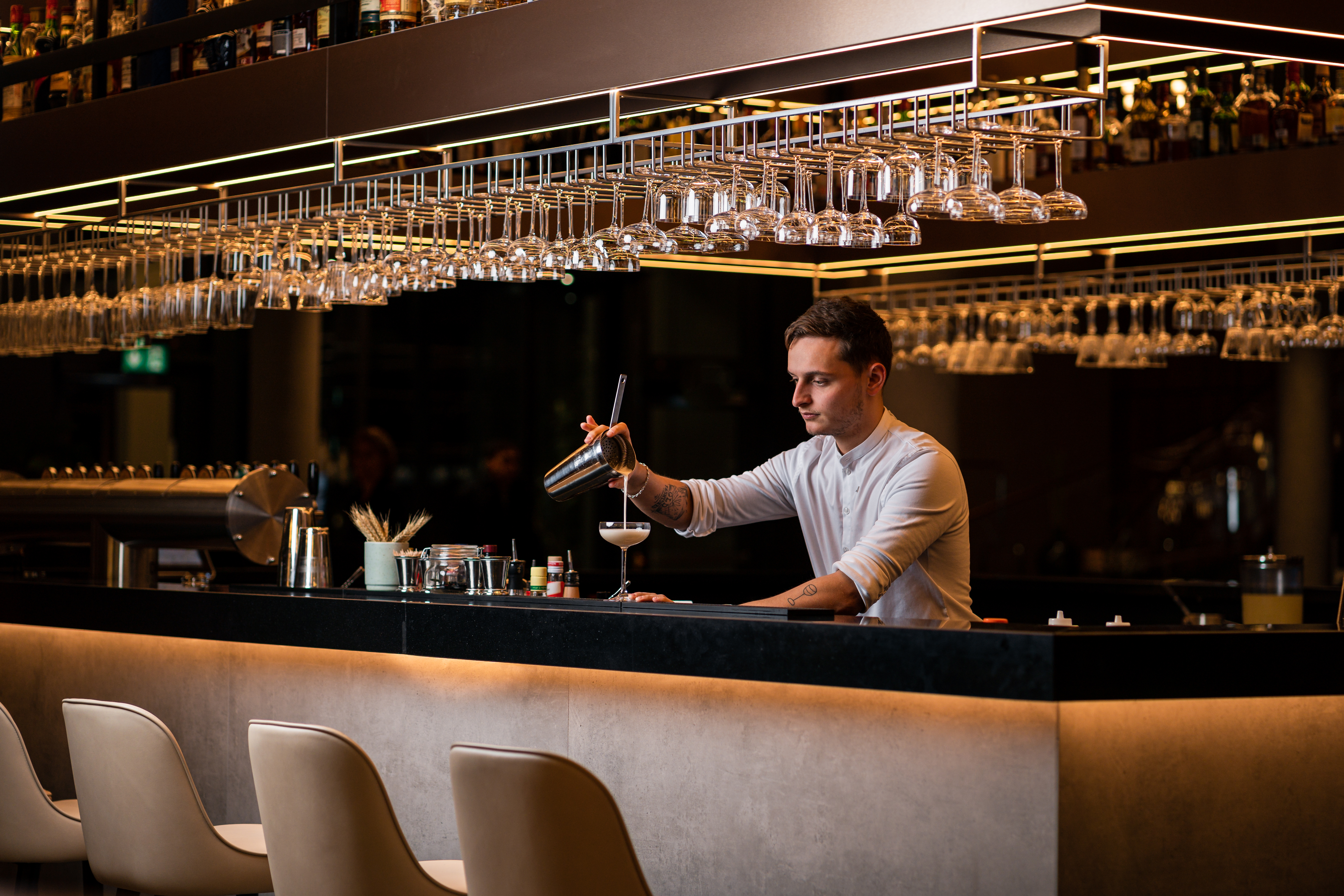 CHF 100 - MOMENTS RESTAURANT 