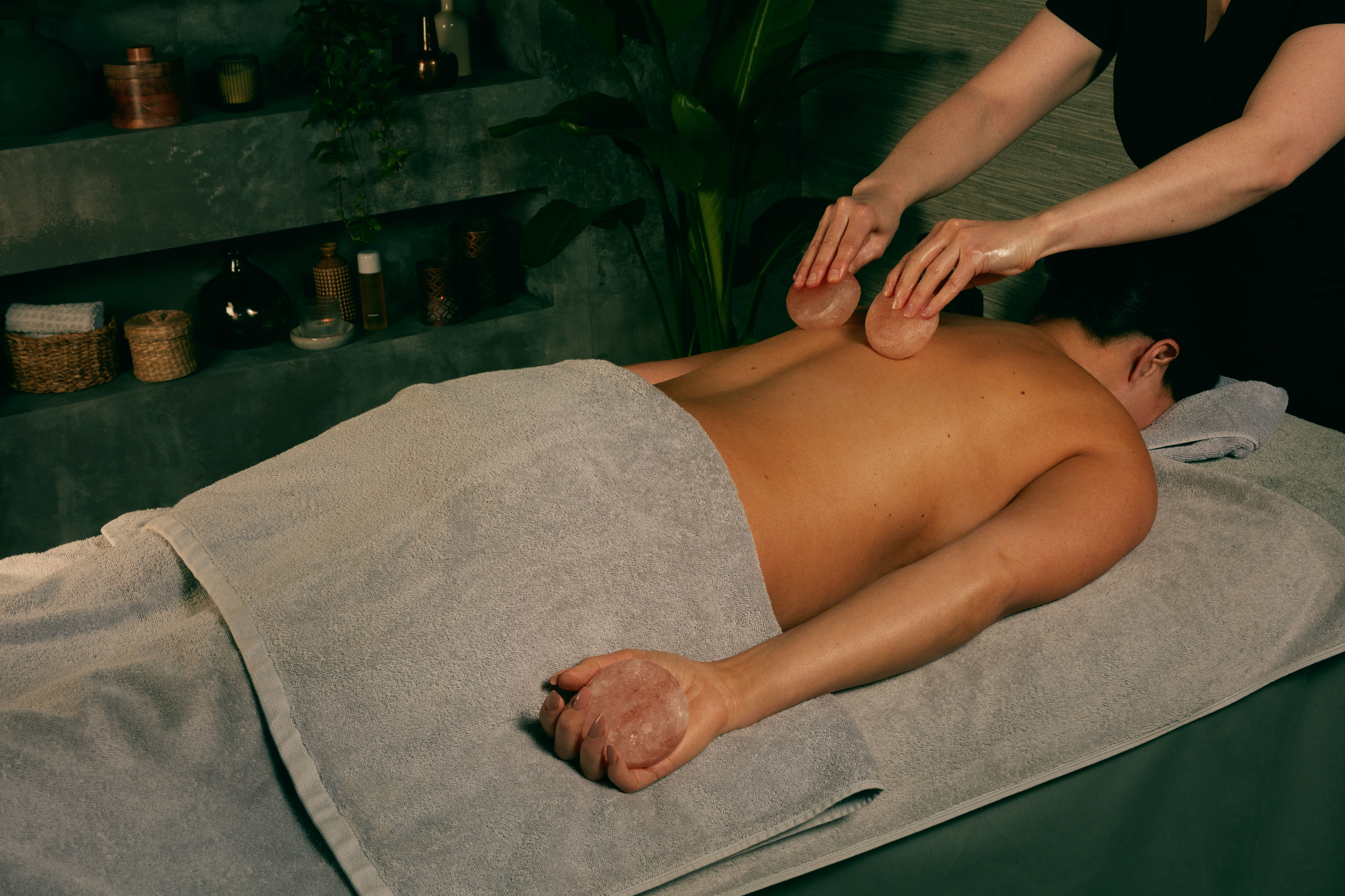 Relaxing Aromatherapy Massage - 90 minutes