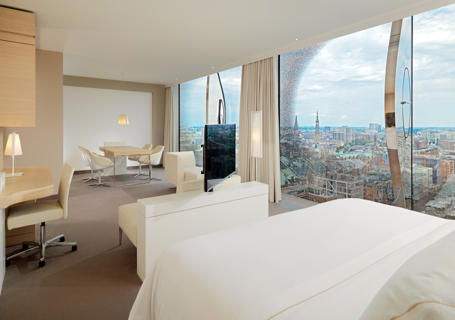 2 nights in the Elbphilharmonie Suite including breakfast for 2 people