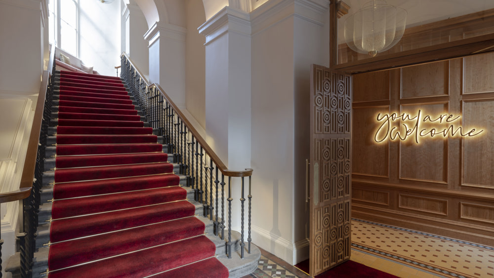 Grand Chamber King Midweek Escape