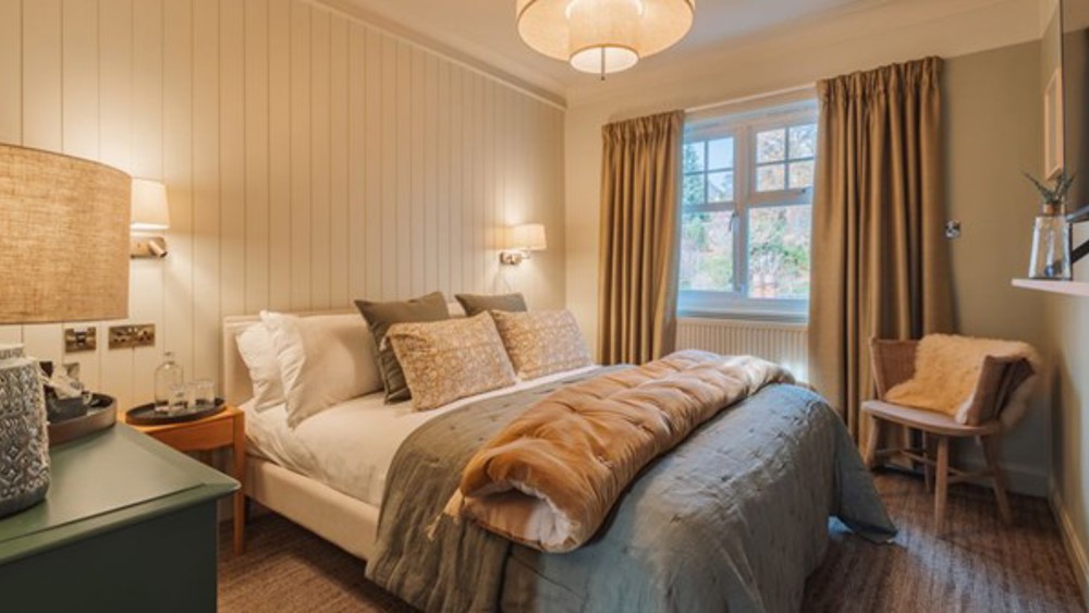 Luxury Overnight Stay For Two With Breakfast in a Coorie Room