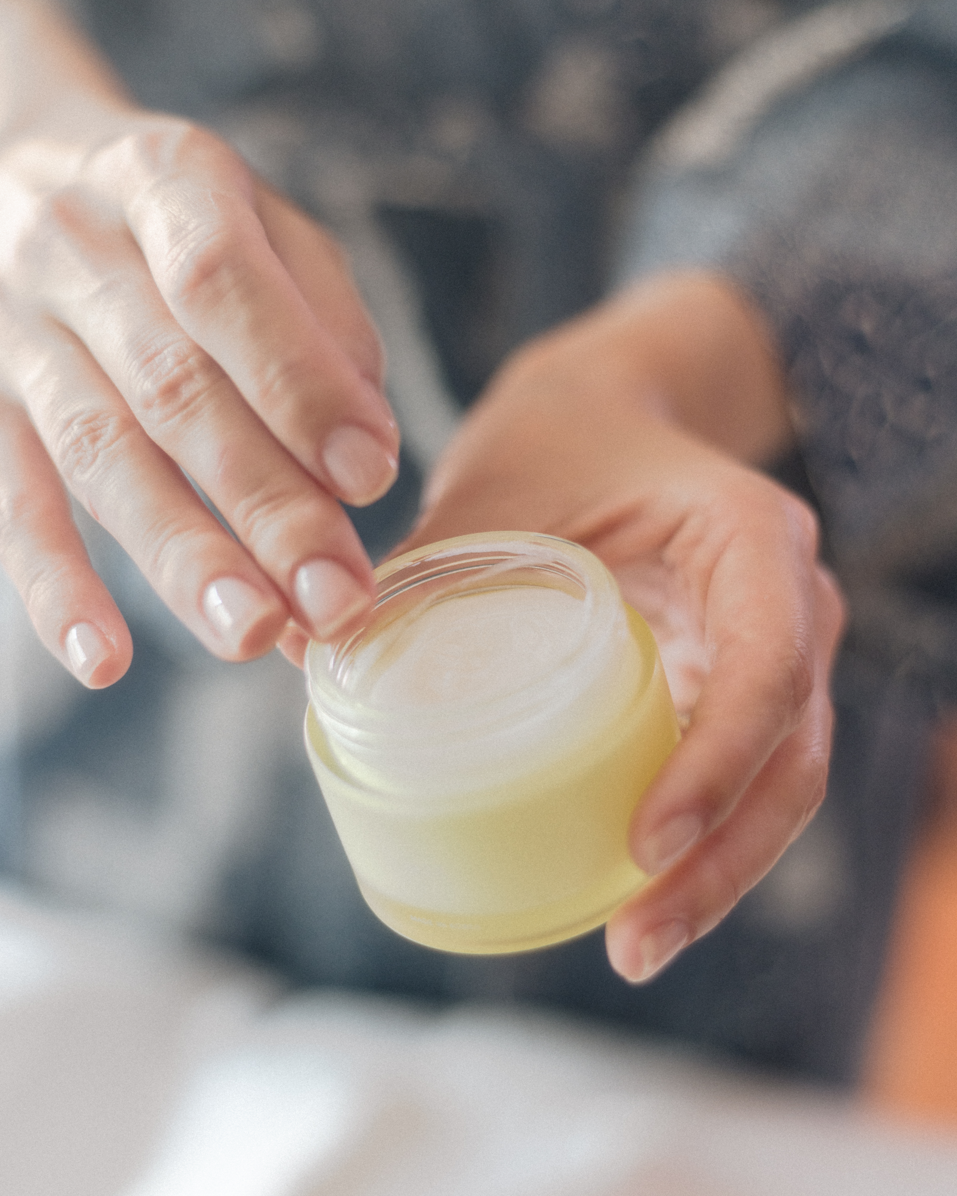 CITRUS ESSENCE FACIAL - 60 MINUTES