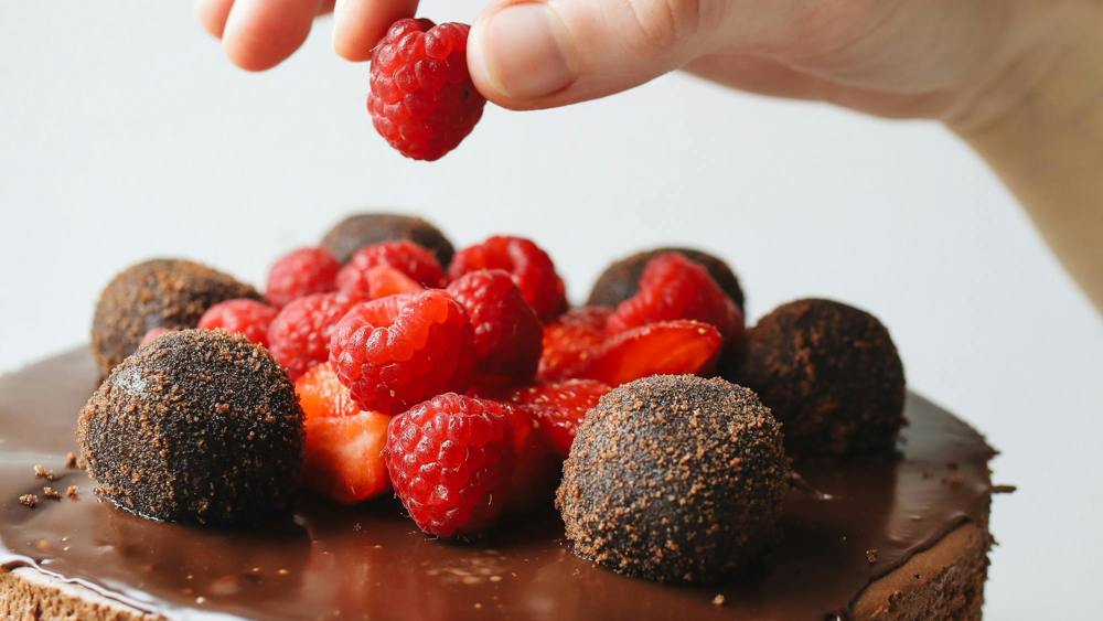 Chocolate and Fruit Cake for 4