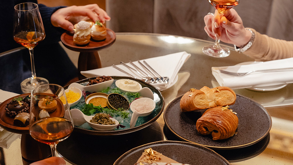 The King's Lounge for Two