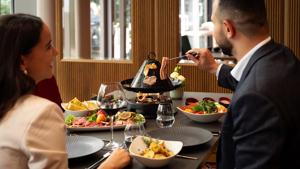 Traditioneller Genuss – Hut-Essen Erlebnis für Zwei im Restaurant Mirabell inkl. Bierbegleitung