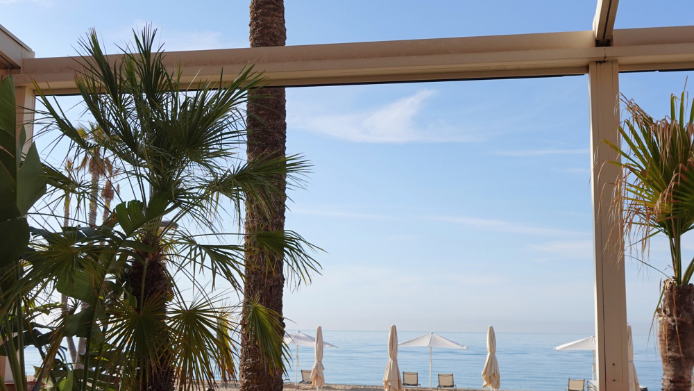 Desayuno frente al mar