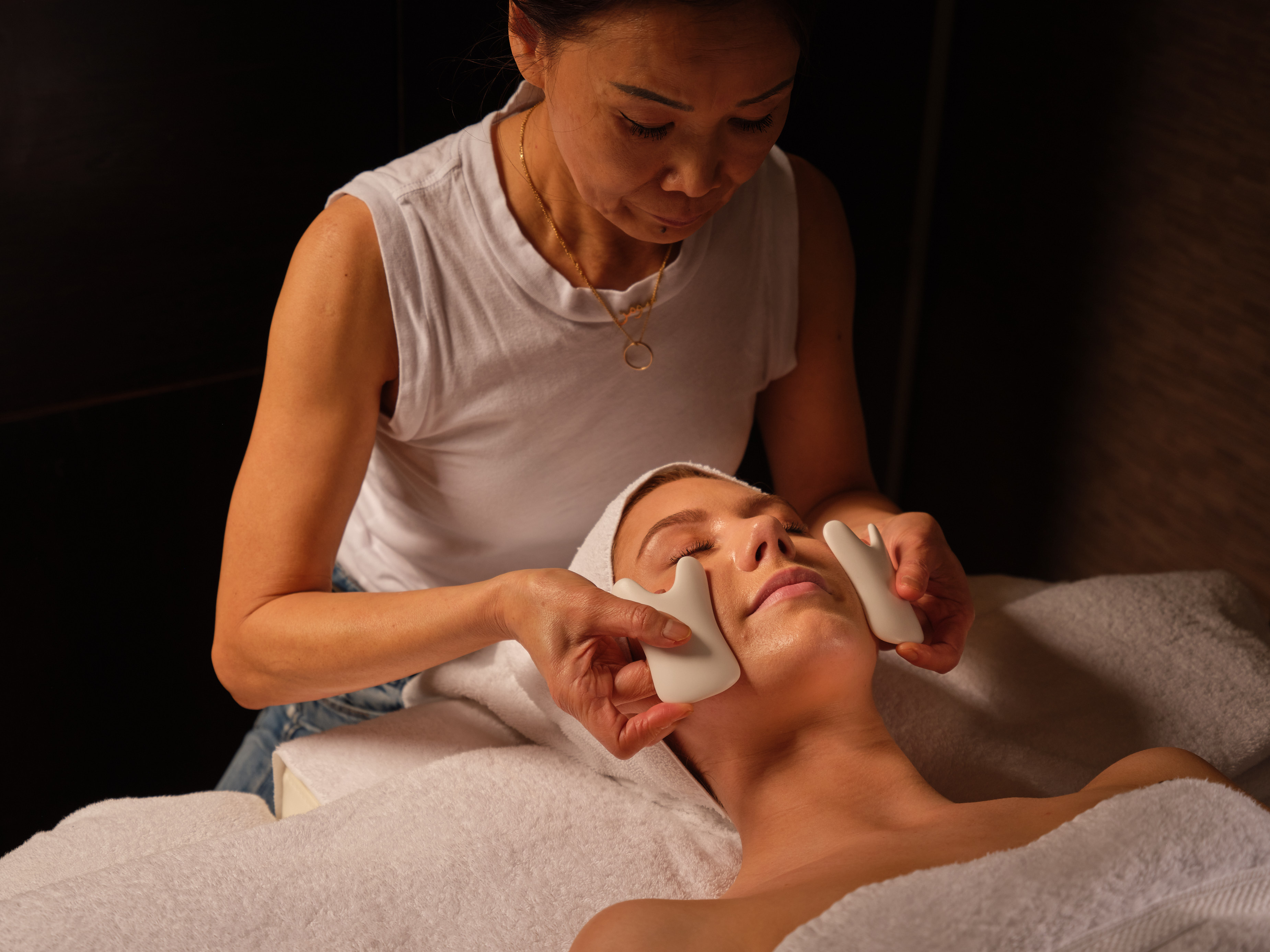 Chi Flow Contour Facial (60 minutes)