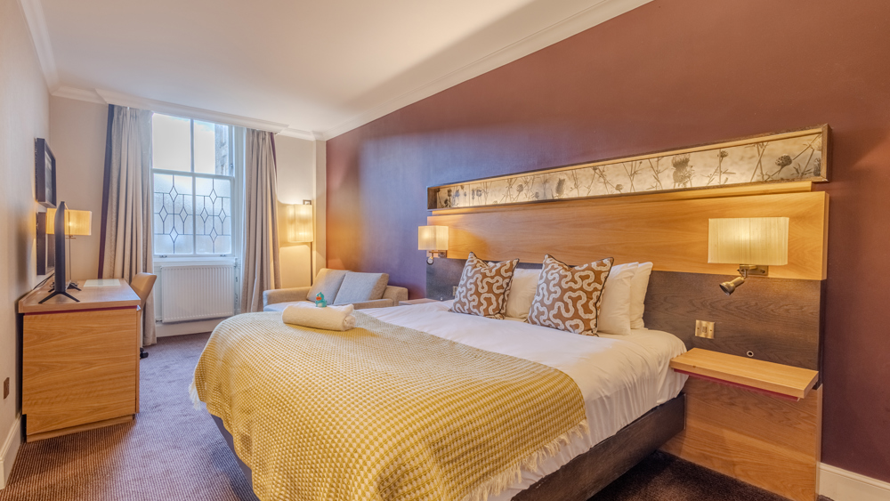 Dinner, Bed and Breakfast Break for Two (Weekend)