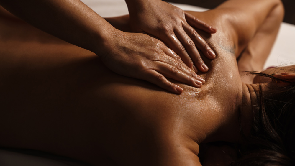 Signature deep tissue massage - 30 minutes