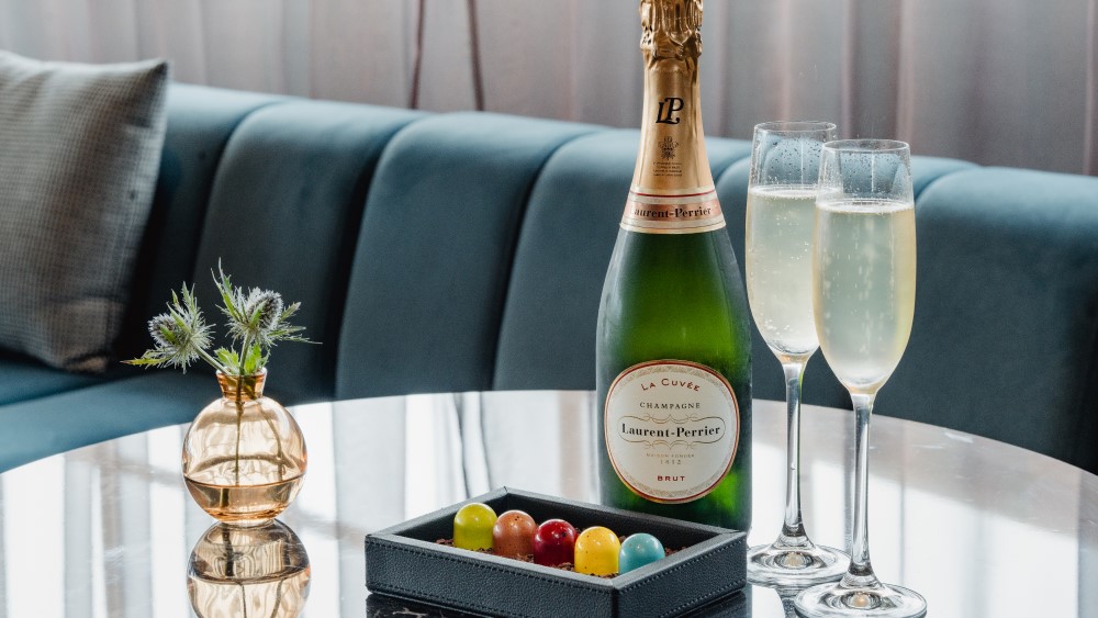 W Lounge - New Horizons - Chocolates & Champagne