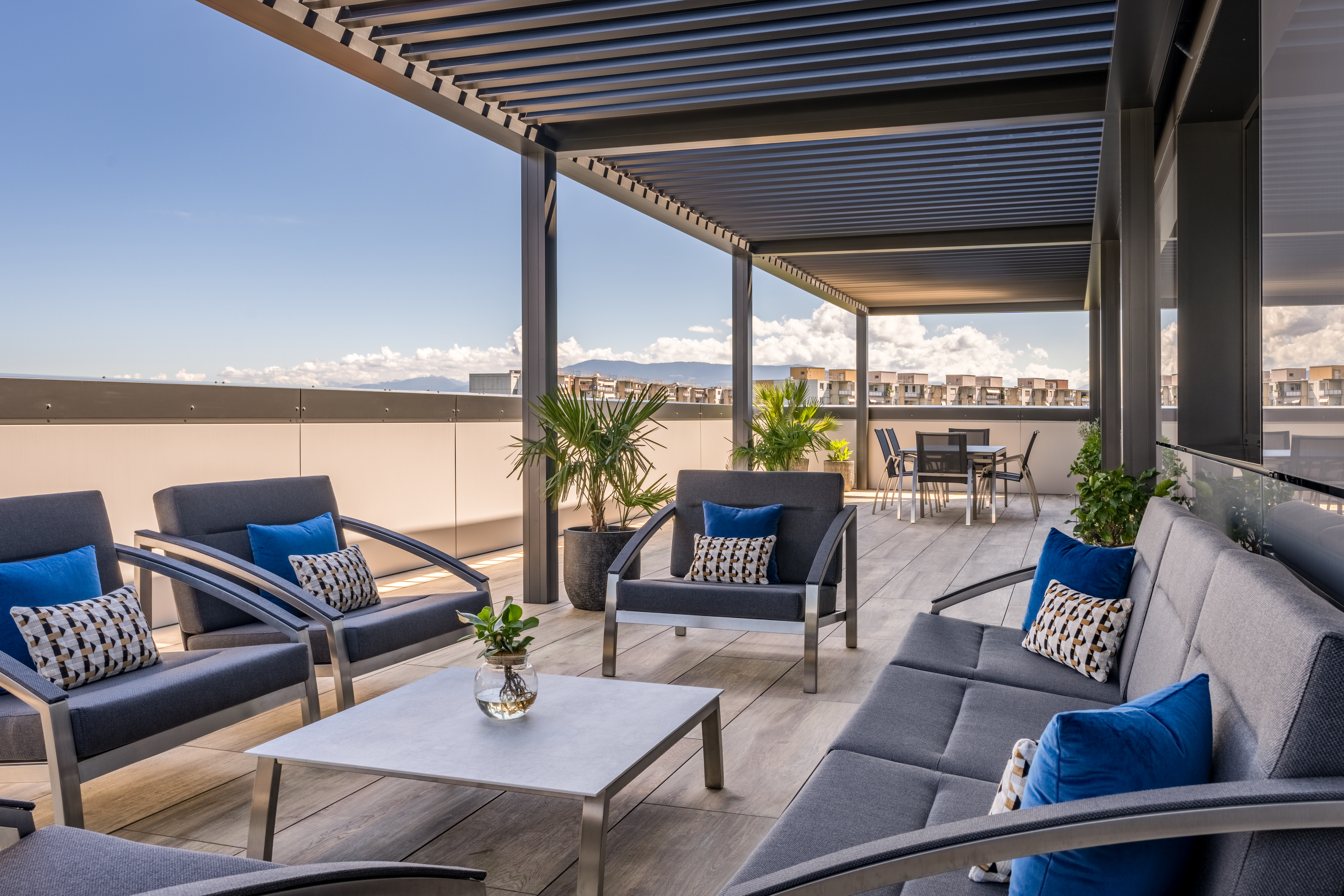 1 NUIT EN SKY VIEW SUITE POUR DEUX PERSONNES INCLUANT LES PETITS DEJEUNERS