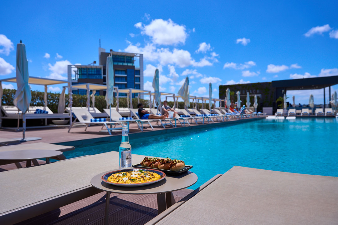 Skybeach Day by the pool