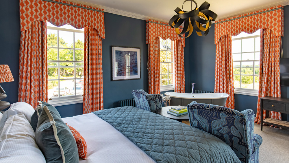 Twine Dine & Stay in a Mansion House Woad Room
