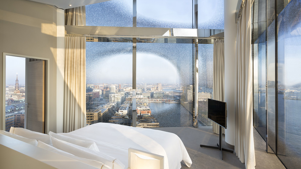 1 night in the Presidential Suite including breakfast for 2 people