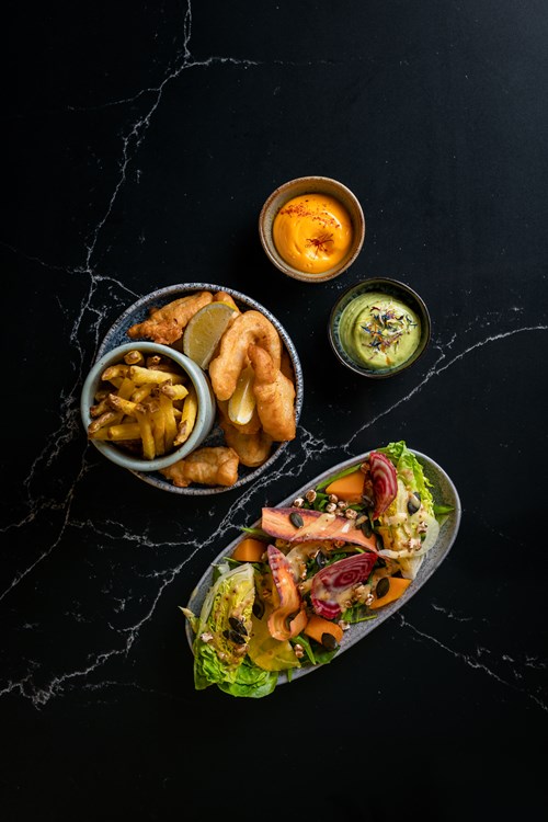 DISCOVERY LUNCH OR DINNER AT MOMENTS FOR TWO WITH WINE PAIRING