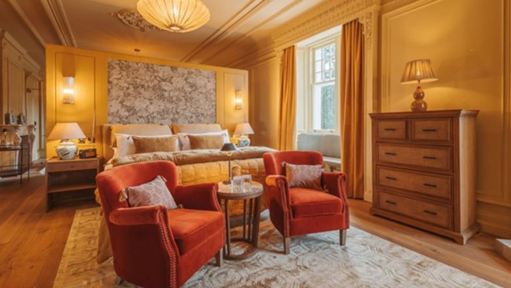 Luxury Overnight Stay For Two With Breakfast in The Molyneaux Suite