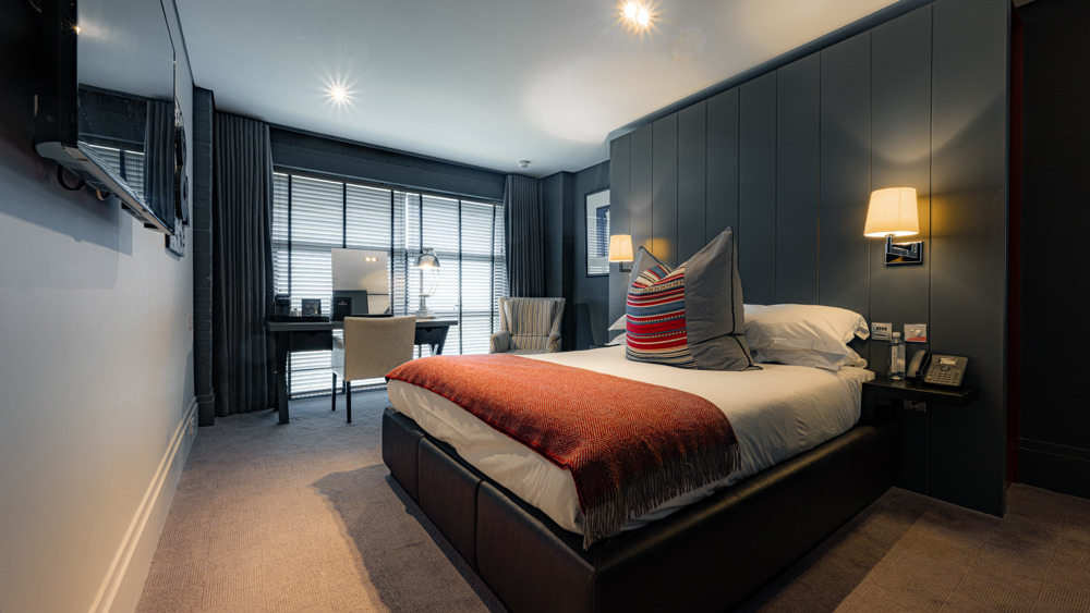 Classic King | Overnight Stay with Breakfast for Two | Saturday