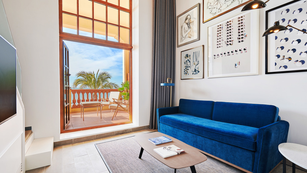 Escapada romántica dos noches habitación dúplex, desayuno bufet, cuatro masajes y dos cenas