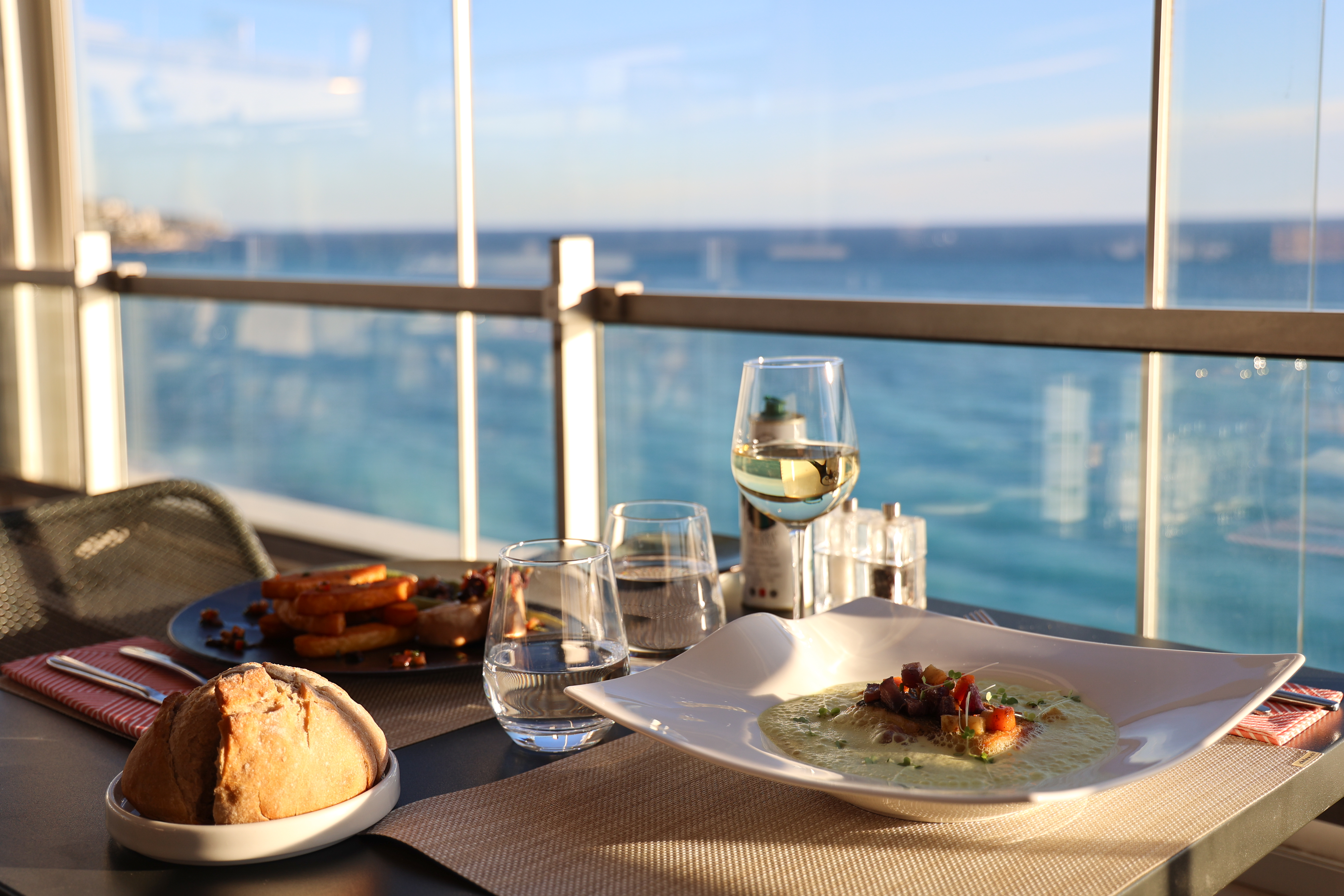 Menu déjeuner pour deux (avec vin)