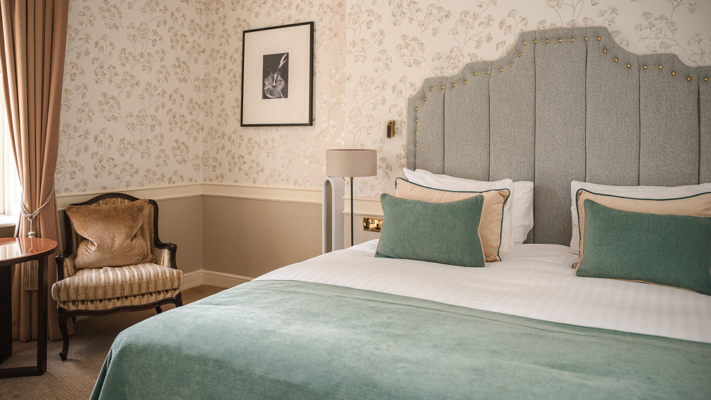 Fork Dine & Stay Comfy Room