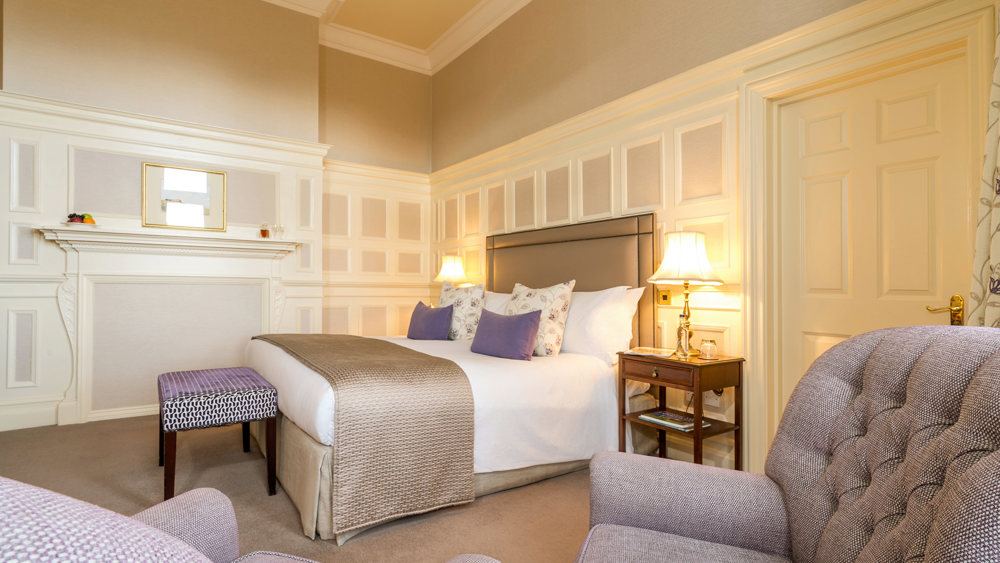 Overnight Stay in Junior Suite with Side Seaview with Dinner for Two