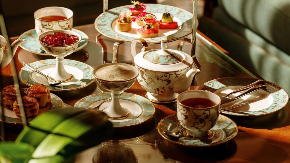 An Afternoon of Delicate Pleasures 