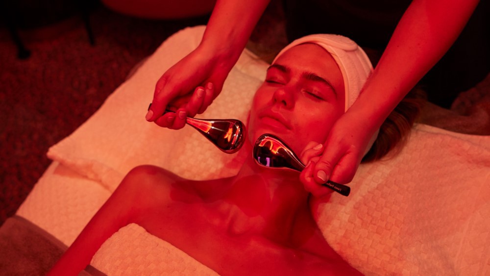 AWAY Spa - 60 Minute Treatment For One