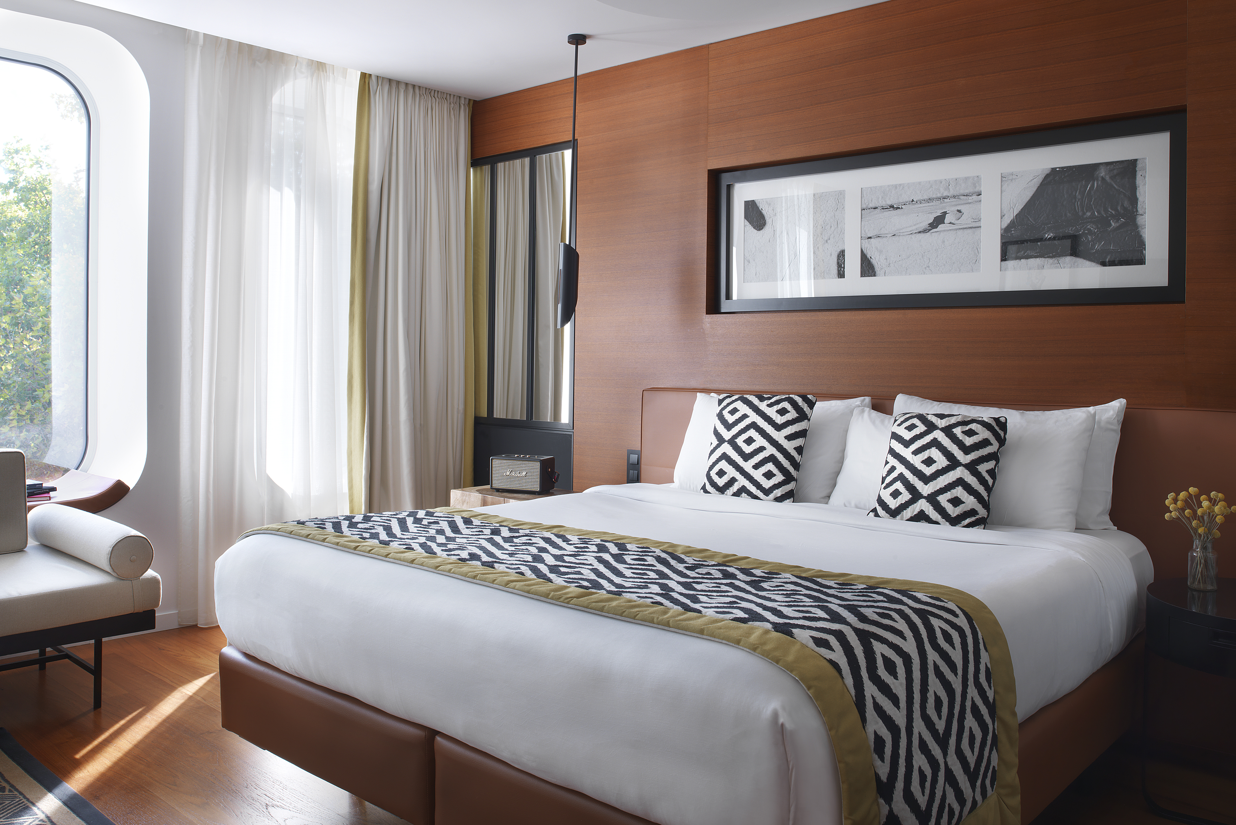 €550 Gift voucher Renaissance Paris Republique