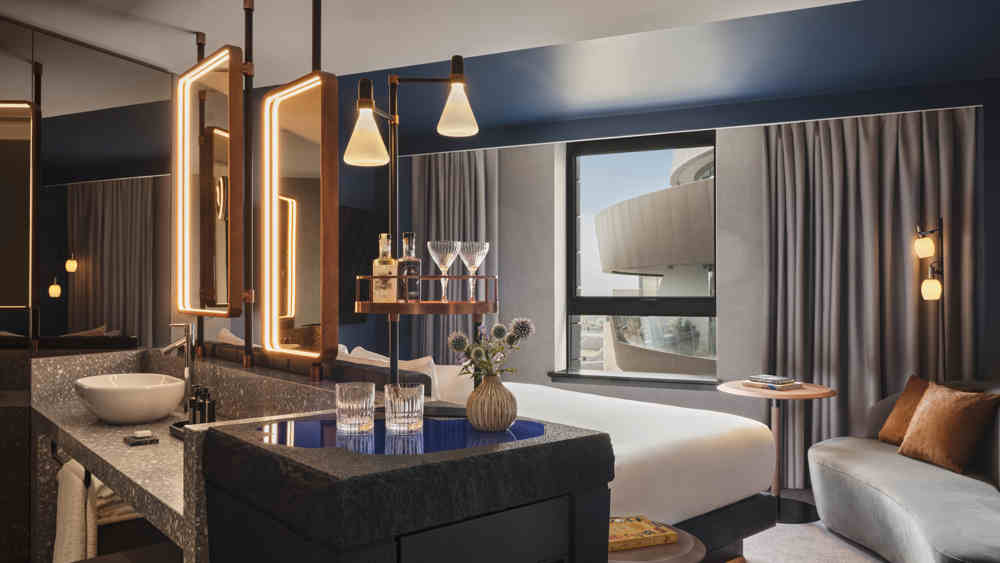 Overnight Stay in Deluxe Room with Breakfast 