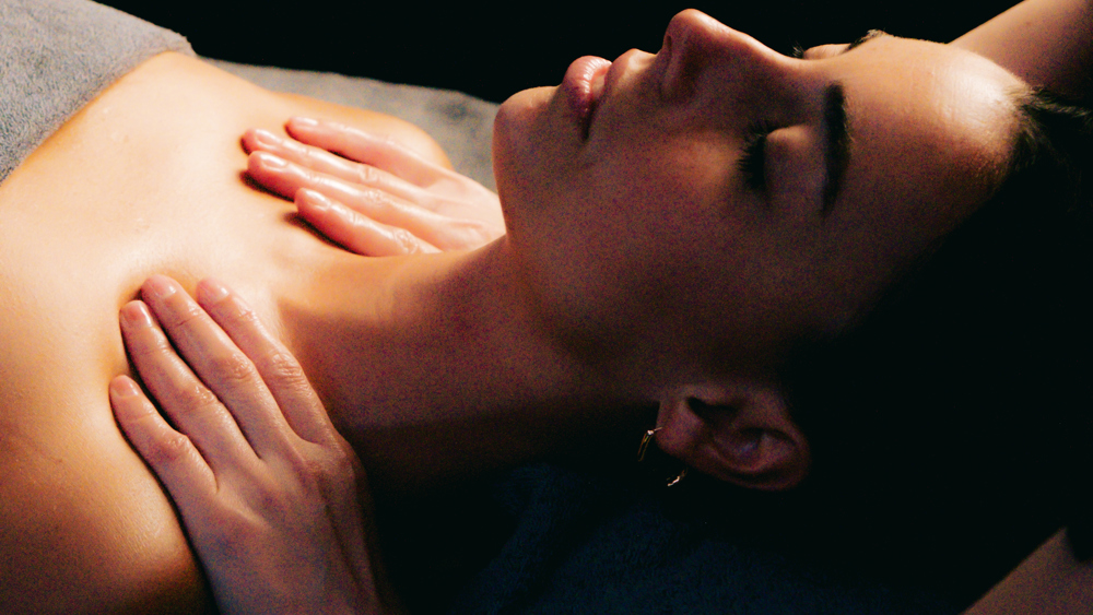 Esse Experience 60 min Facial treatment