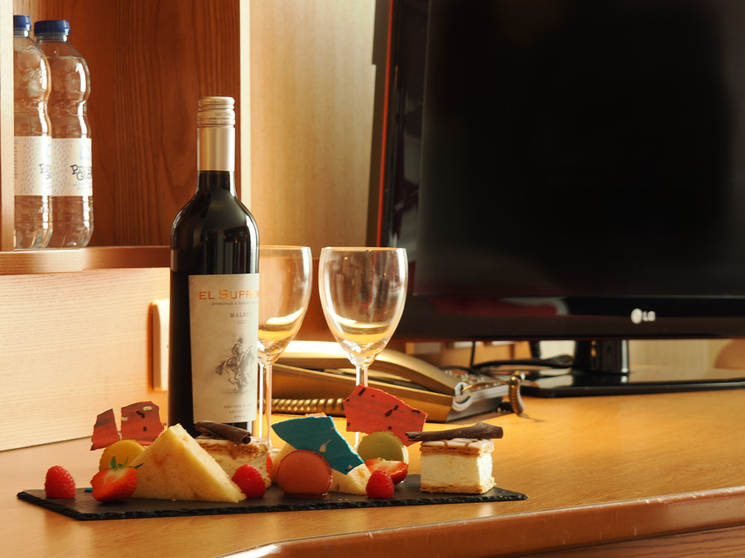 Luxury Sunday Overnight Stay for 2 with Breakfast