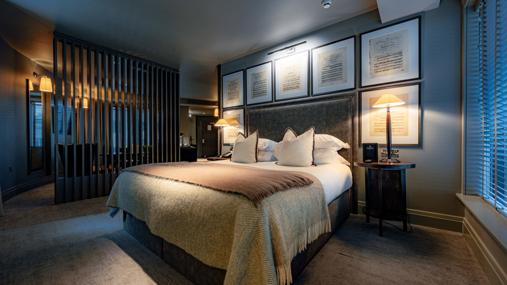 Signature Suite | Dinner, Bed & Breakfast for Two