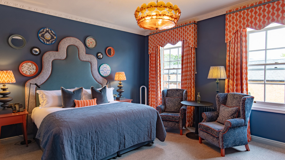 Bed & Breakfast in a Mansion House Luxe Room