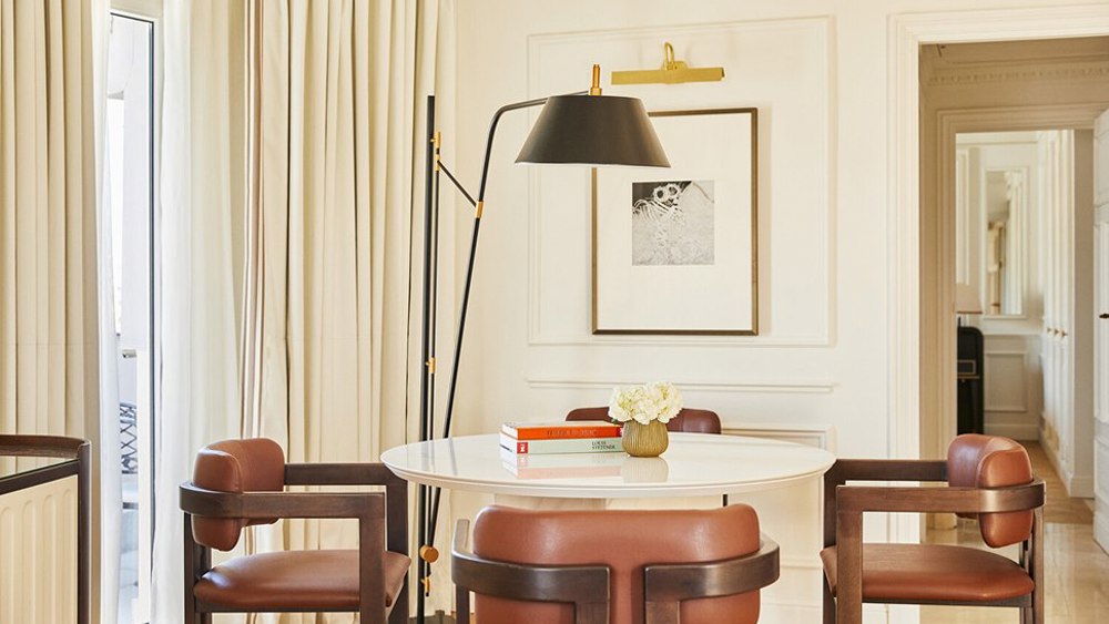1 Noche en una Cortes Suite con Desayuno