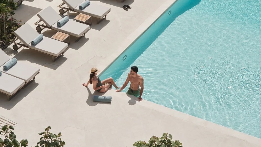 Weekdays beach and pool day pass