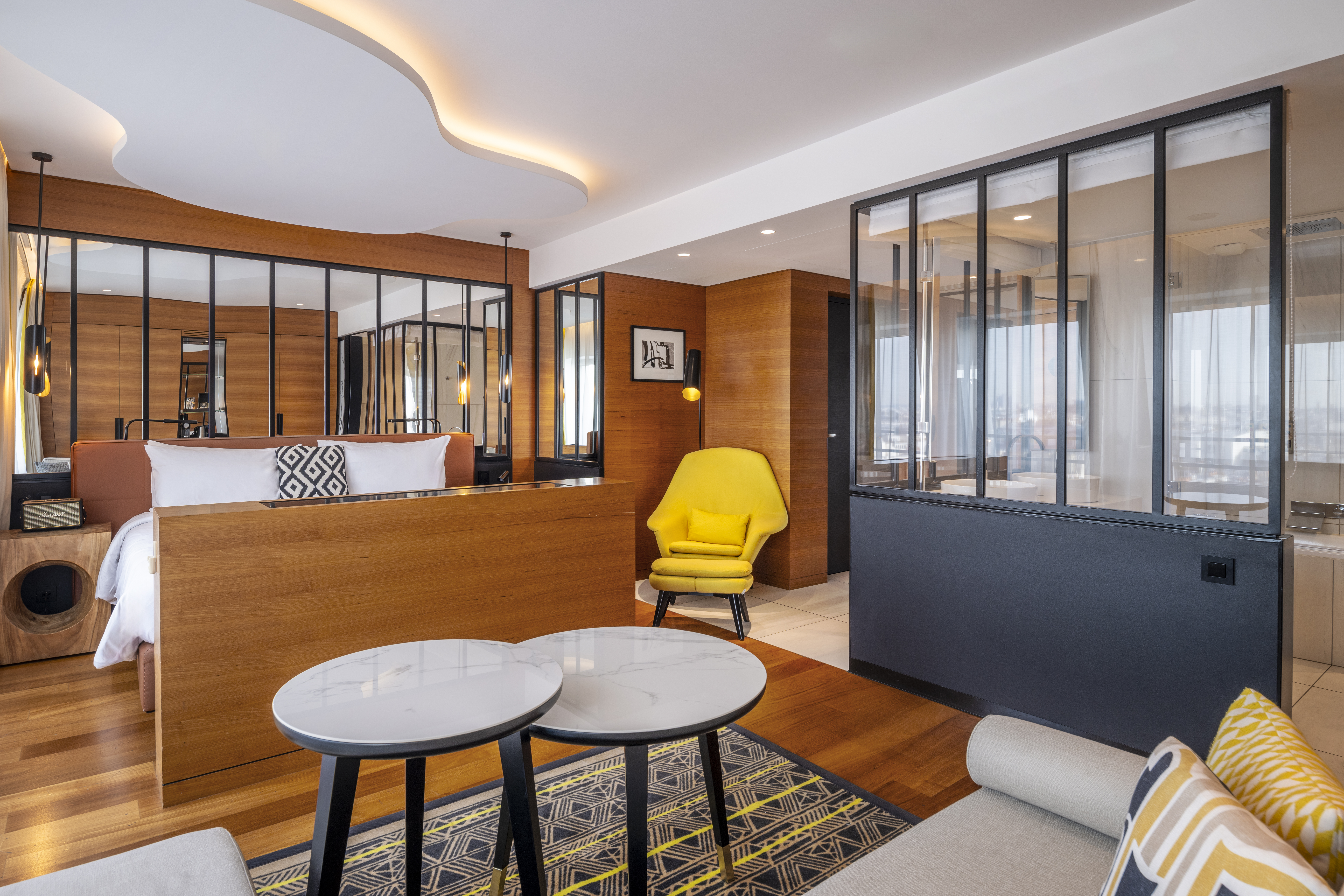 €550 Gift voucher Renaissance Paris Republique