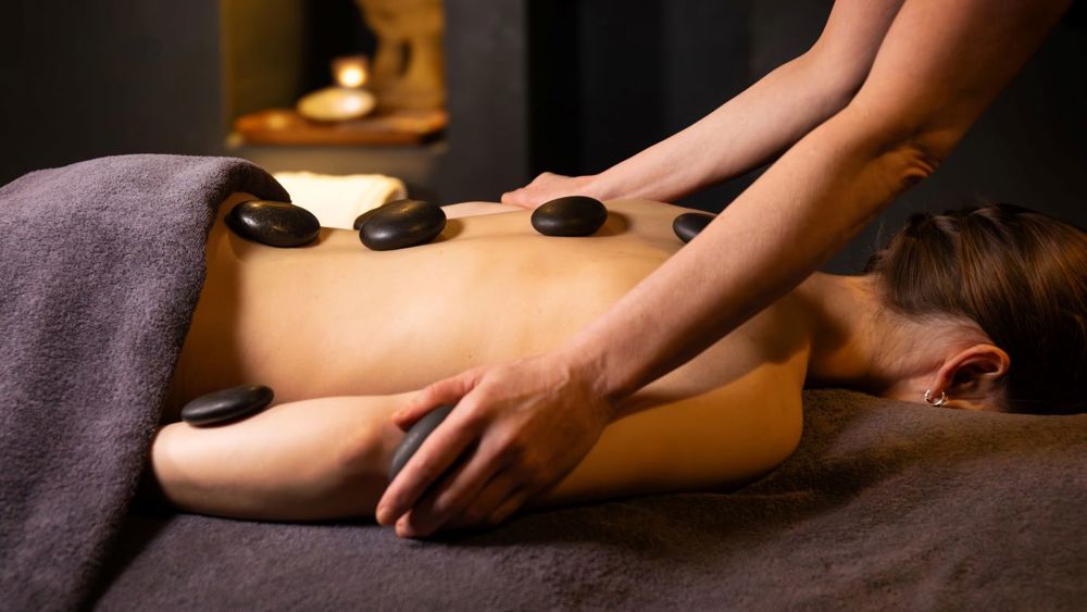 Hot Stone Massage (90 mins)