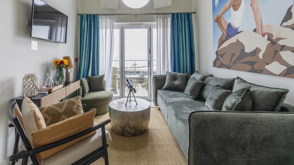 Sunday Sleepover - Beach Hut Suite with private terrace