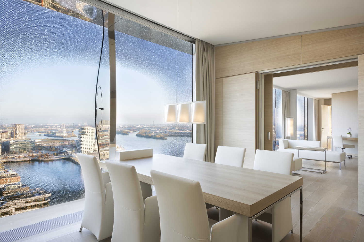 2 nights in the Presidential Suite including breakfast for 2 people