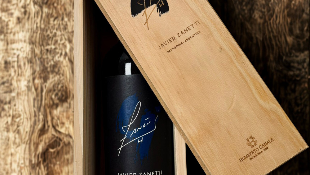 Bottle of Premium Malbec by Javier Zanetti + Gift Package